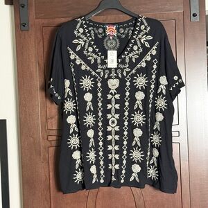 Johnny Was Makana Embroidered V-Neck Cotton Tee.  Plus Size NWT